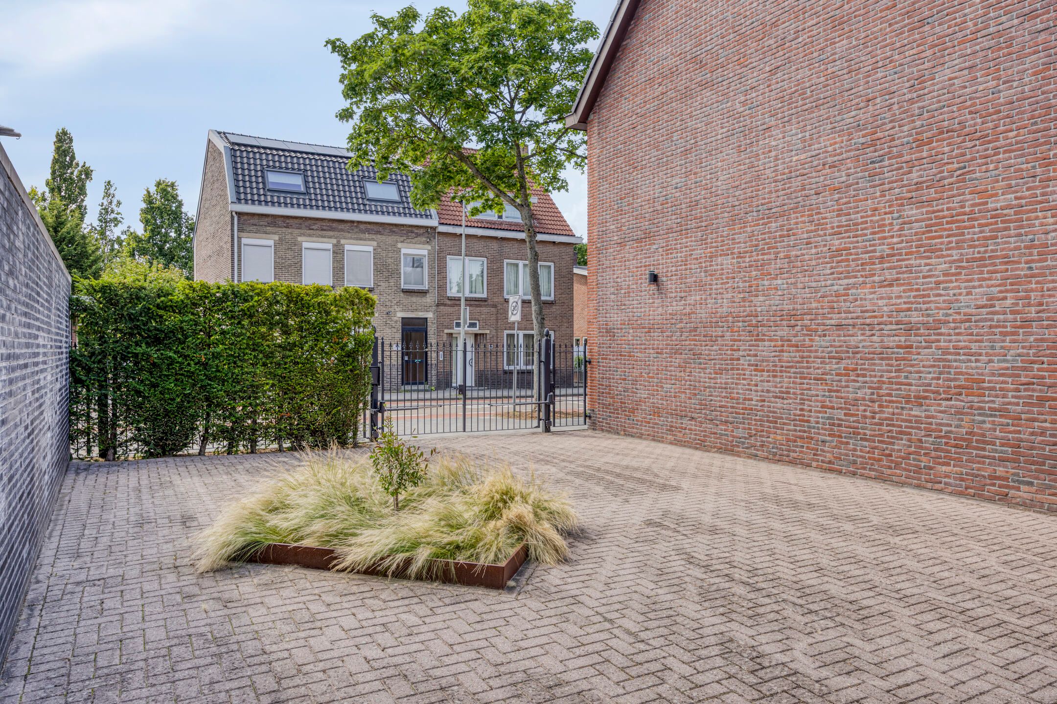 Foto 42 van Benzenraderweg 291