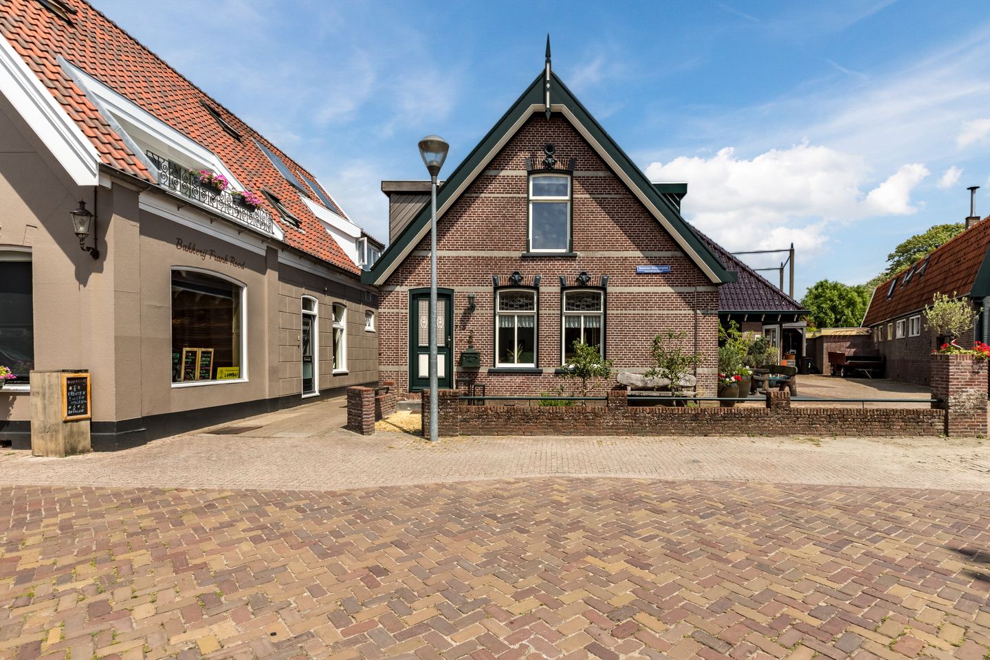 View photo 3 of Dorpsstraat 714