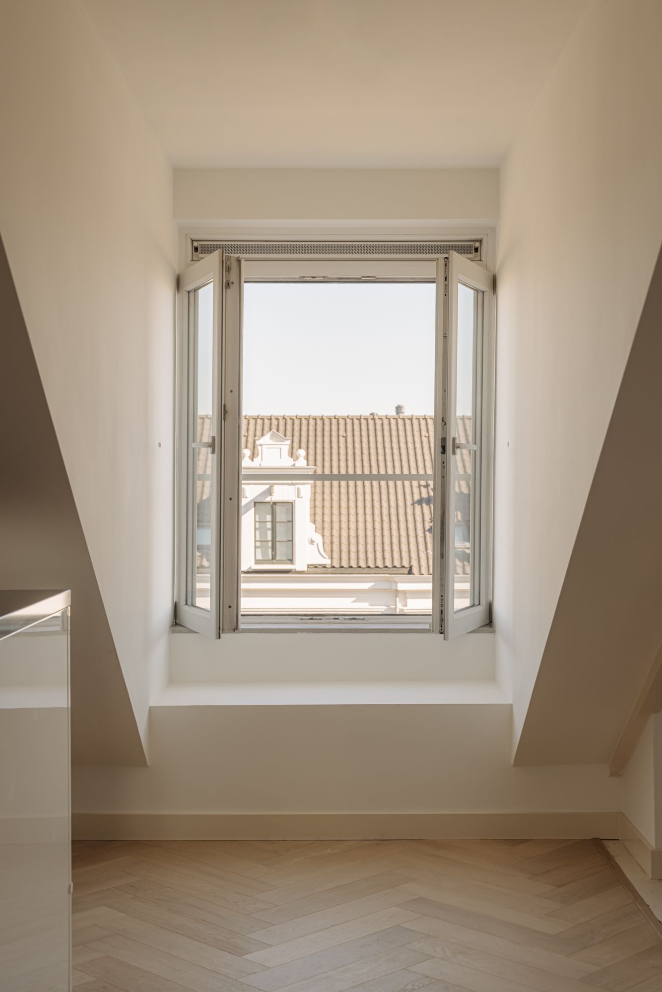 Photo 5 of Wijttenbachstraat 42-F