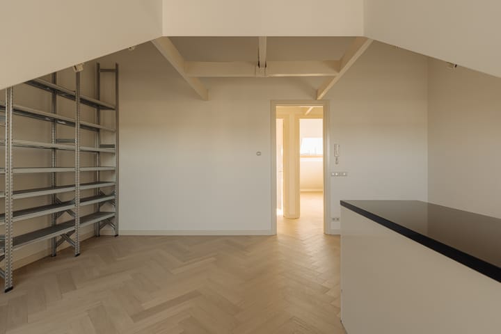 Photo 6 of Wijttenbachstraat 42-F