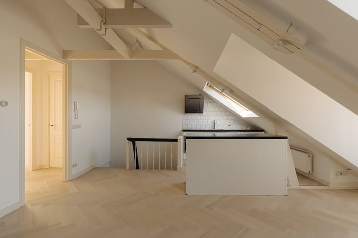 Photo 8 of Wijttenbachstraat 42-F