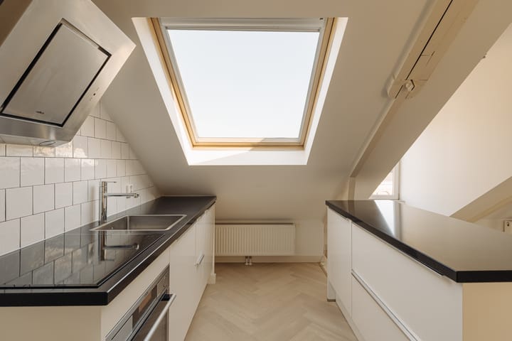 Photo 12 of Wijttenbachstraat 42-F