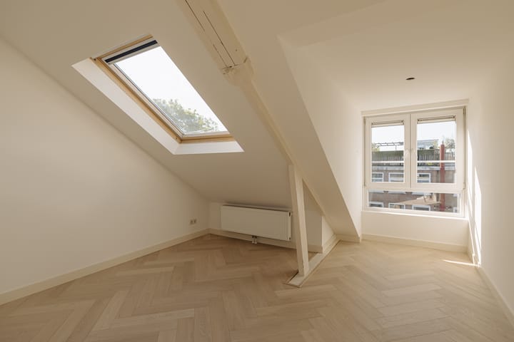 Photo 14 of Wijttenbachstraat 42-F