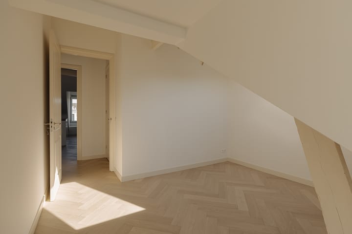 Photo 15 of Wijttenbachstraat 42-F