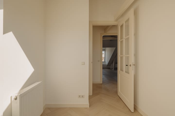 Photo 18 of Wijttenbachstraat 42-F