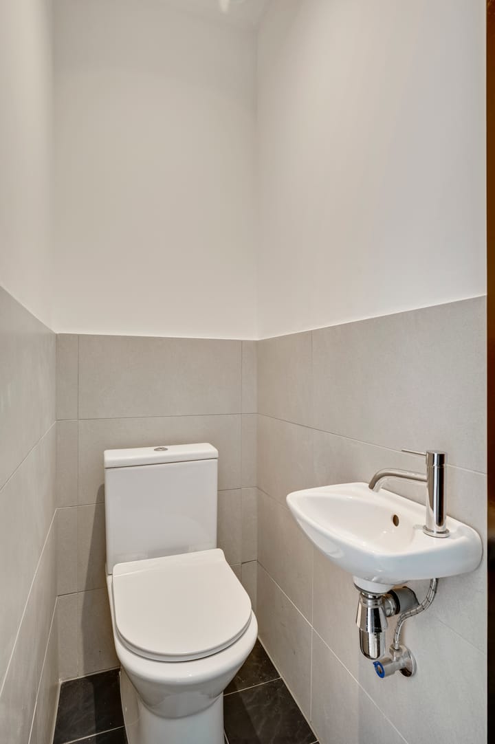 Photo 24 of Brugstraat 14