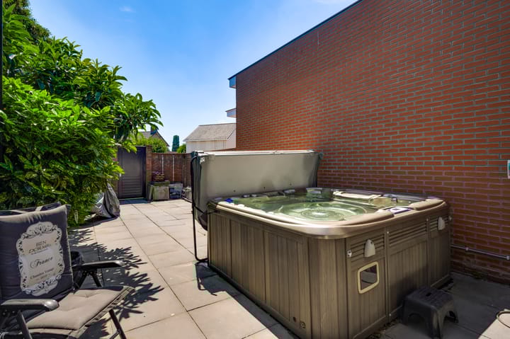 Photo 39 of Brugstraat 14