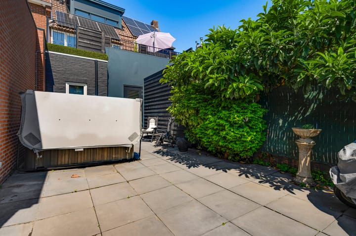 Photo 40 of Brugstraat 14