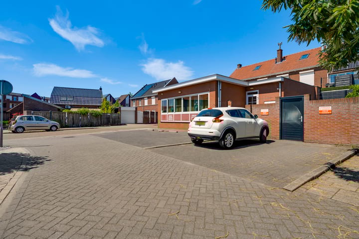 Photo 41 of Brugstraat 14