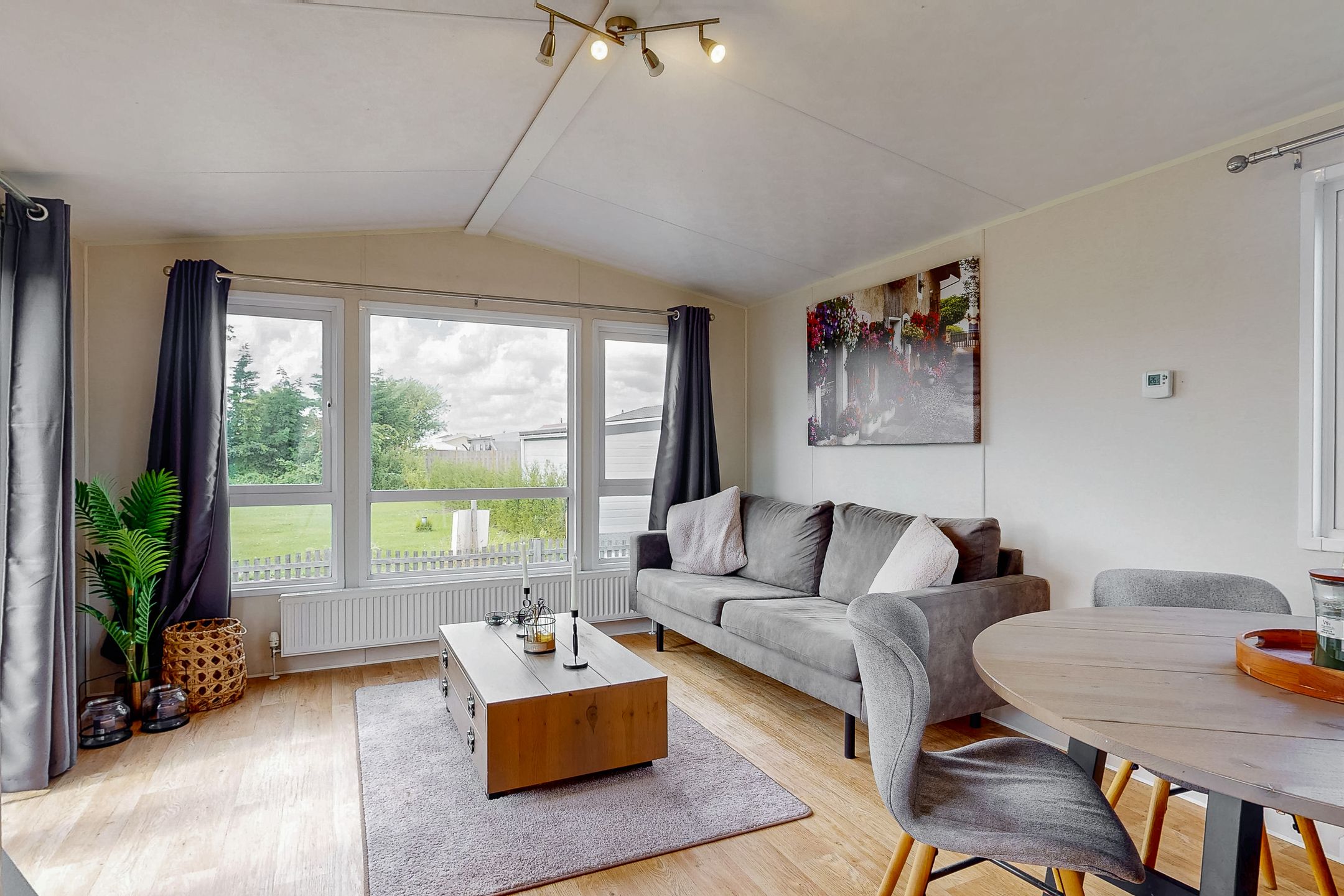 2-bedroom freehold villa in Wervershoof — photo 2 of 5