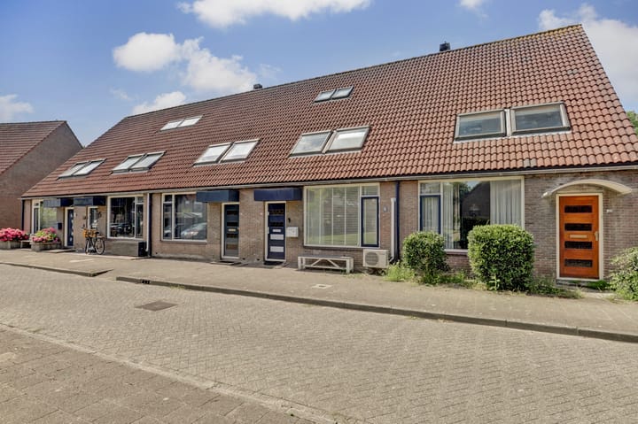 Photo 9 of Minerva 19