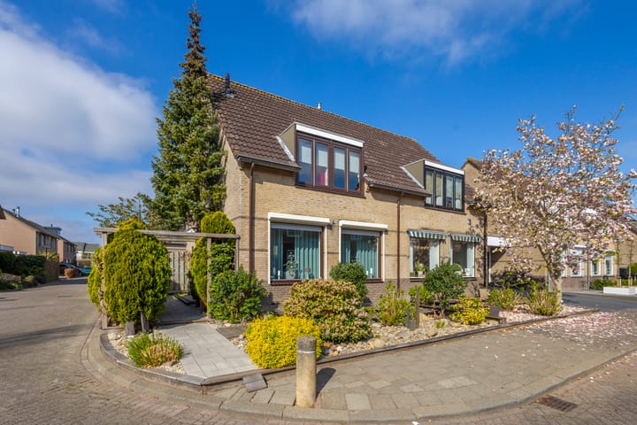 Foto 1 van Van Asperenstraat 9