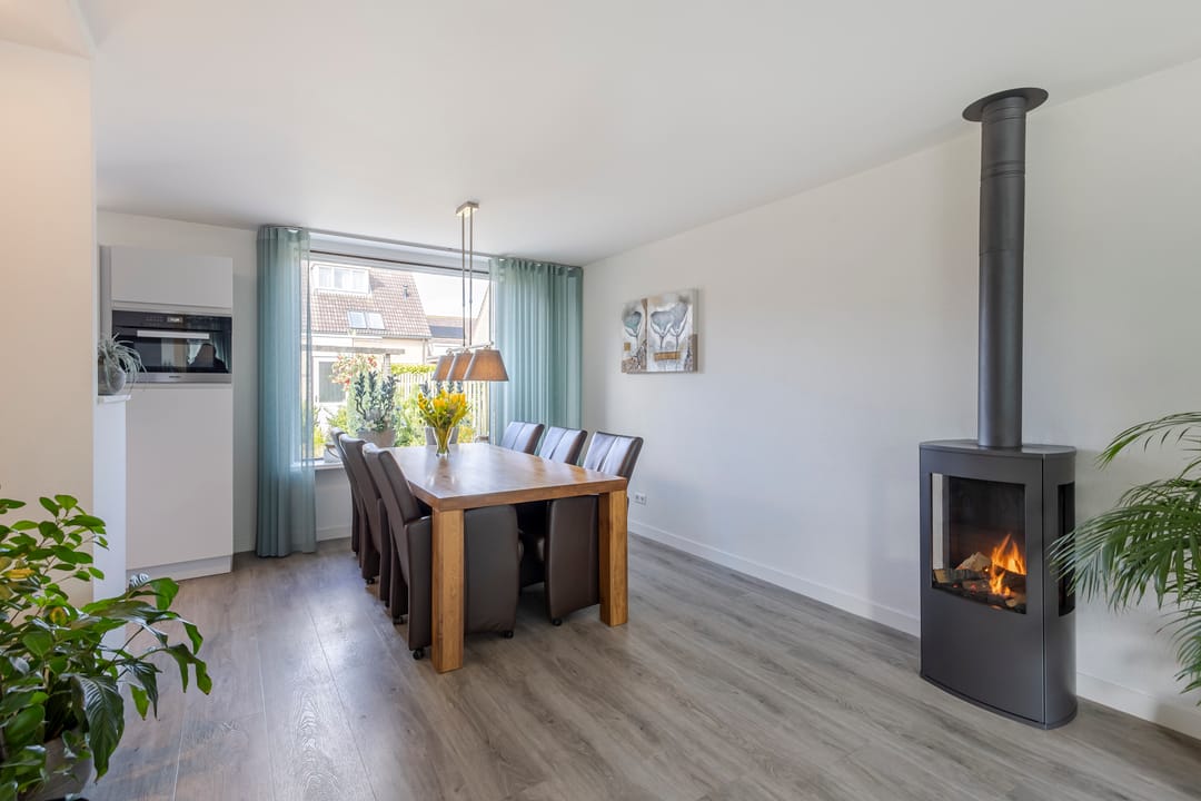 Photo 8 of Van Asperenstraat 9