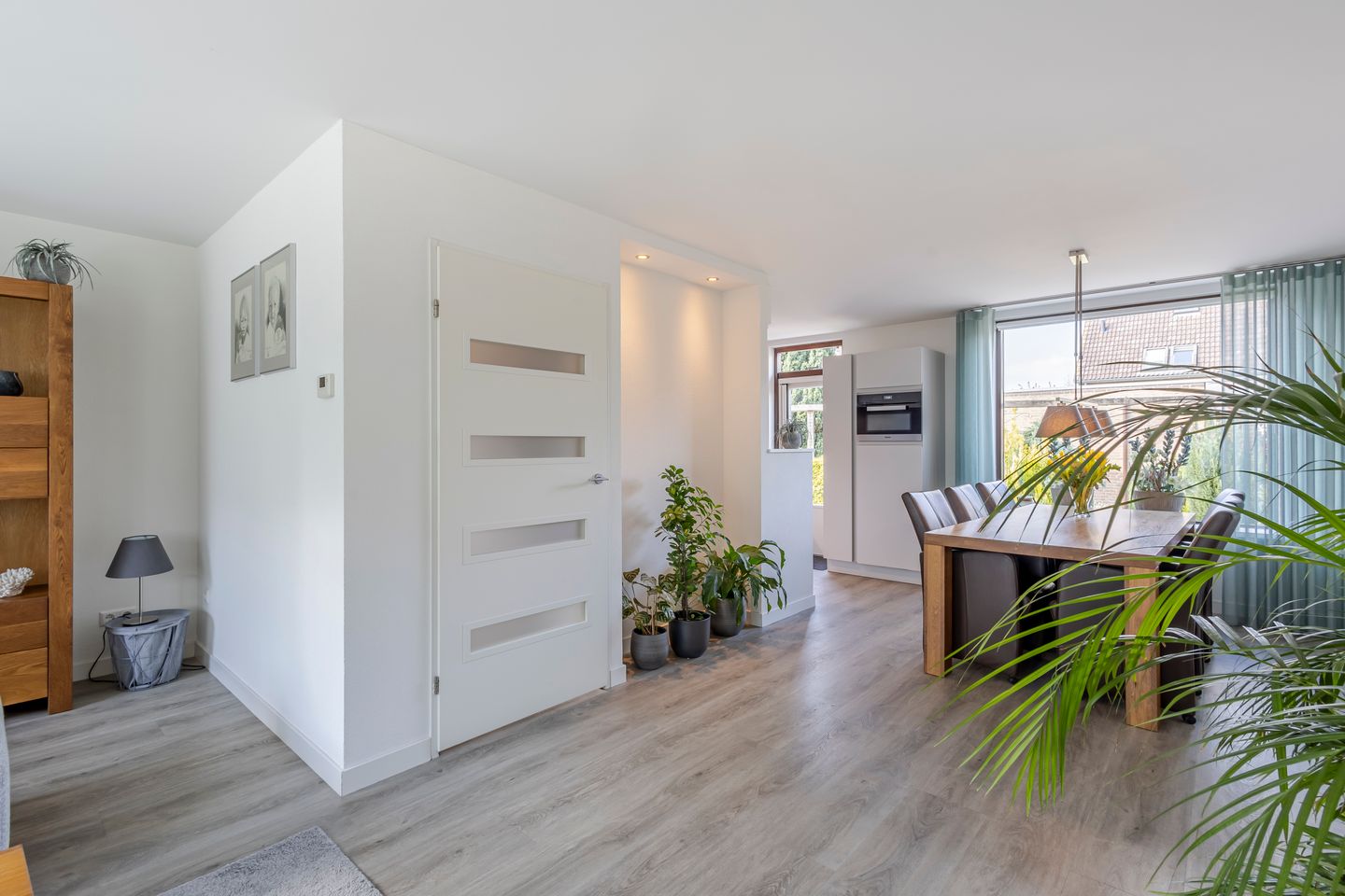 Photo 10 of Van Asperenstraat 9