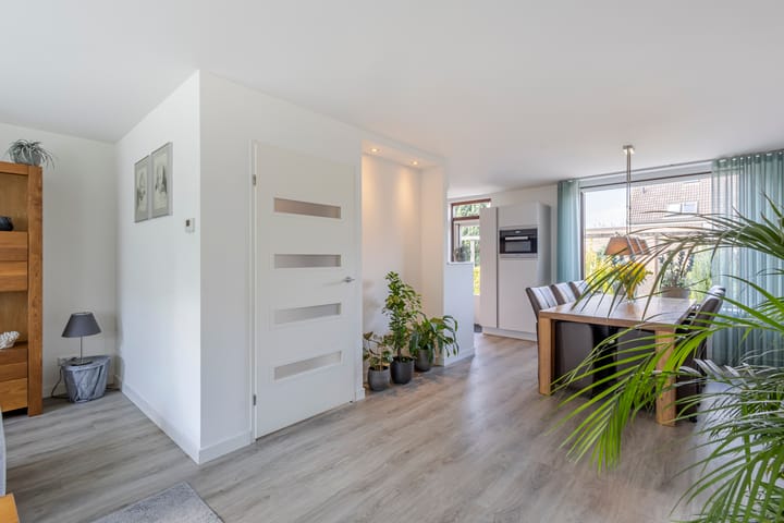 Foto 10 van Van Asperenstraat 9