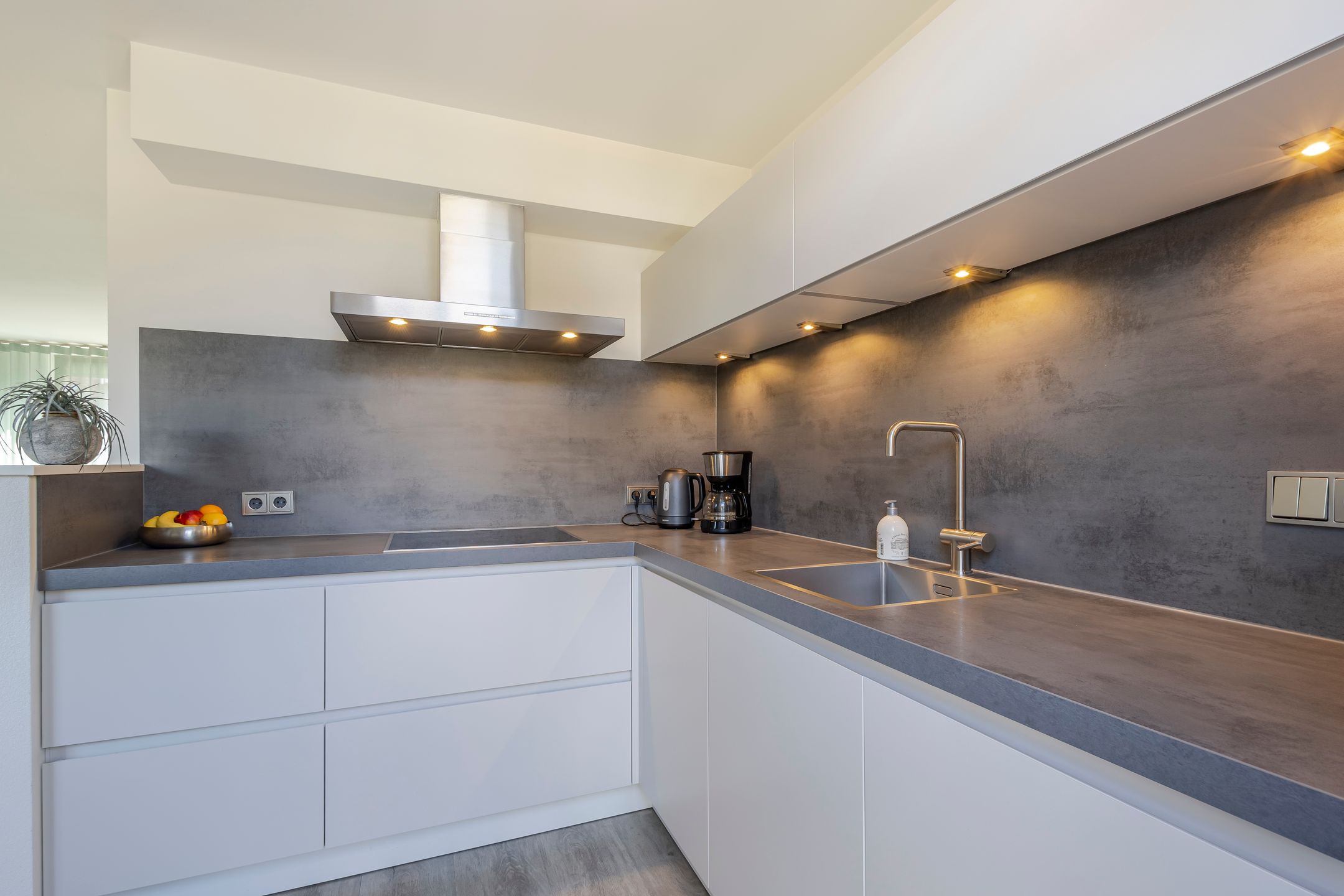 Photo 12 of Van Asperenstraat 9