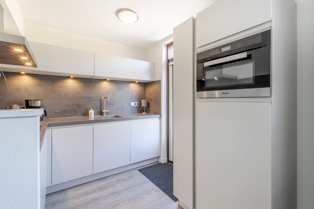 Photo 13 of Van Asperenstraat 9