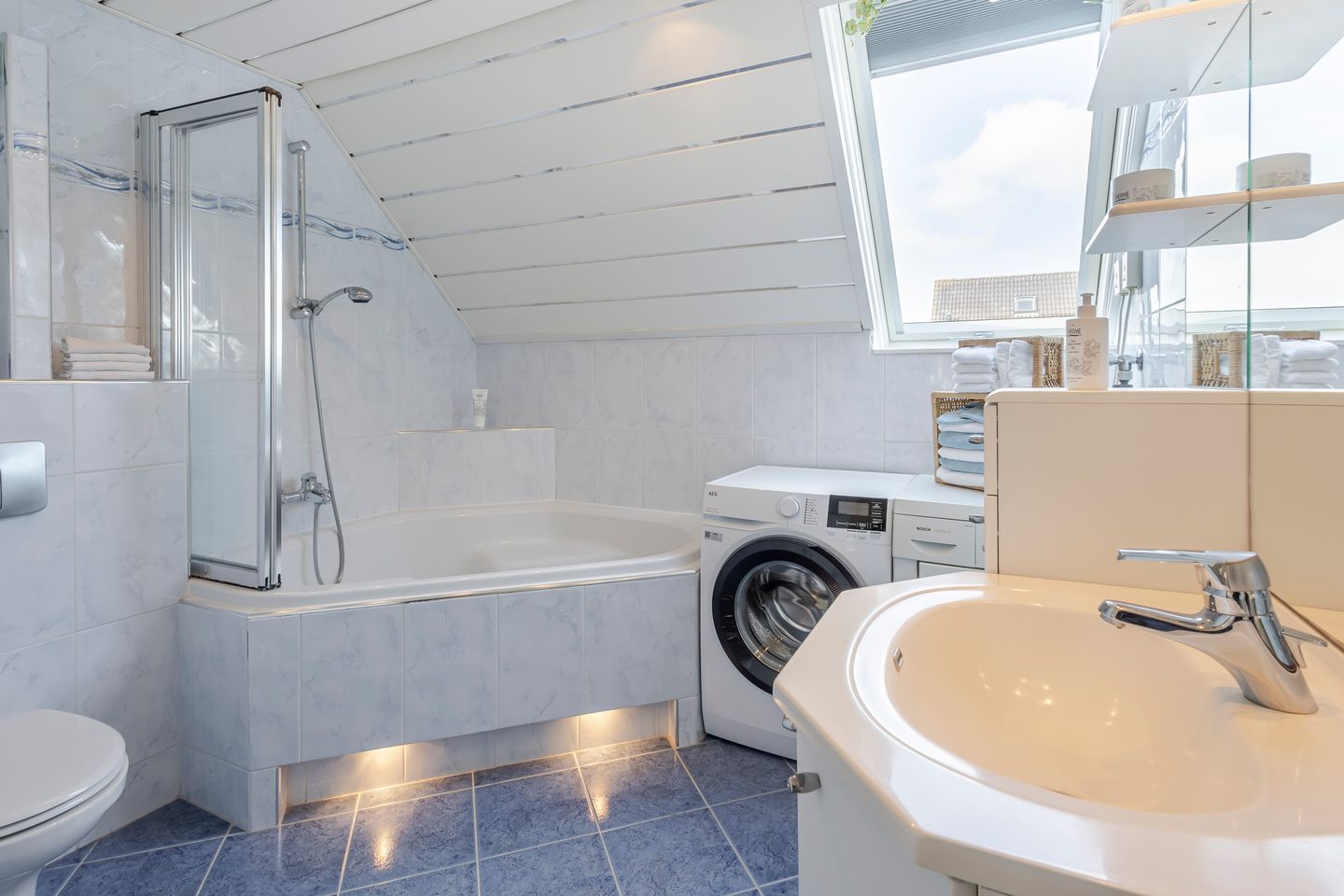 Photo 20 of Van Asperenstraat 9