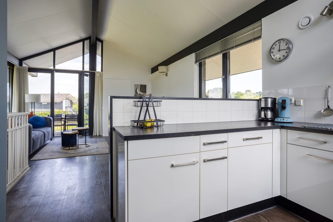 Foto 8 van Jongebuorren 46