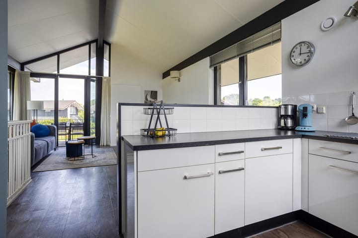 Foto 8 van Jongebuorren 46