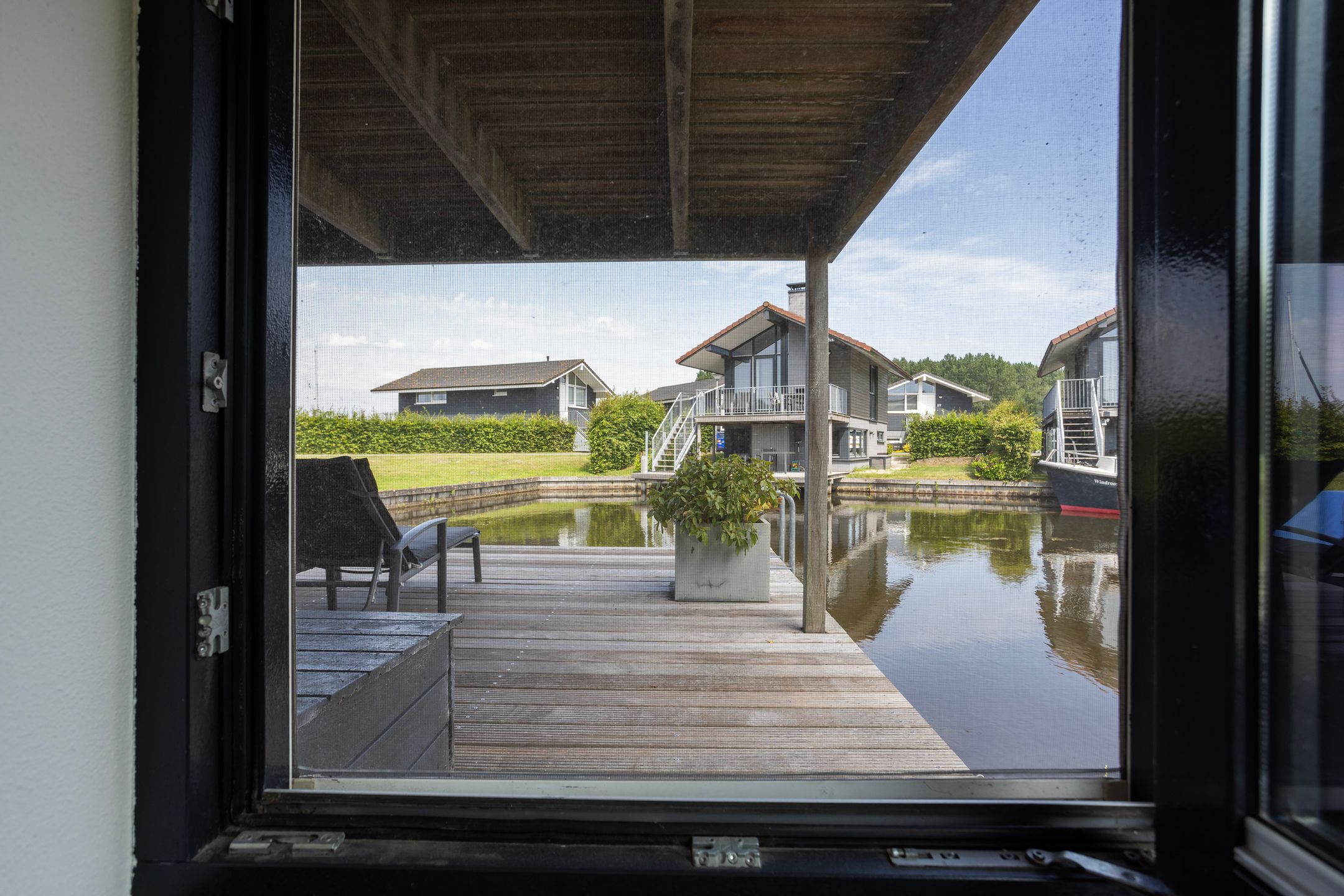 Foto 21 van Jongebuorren 46