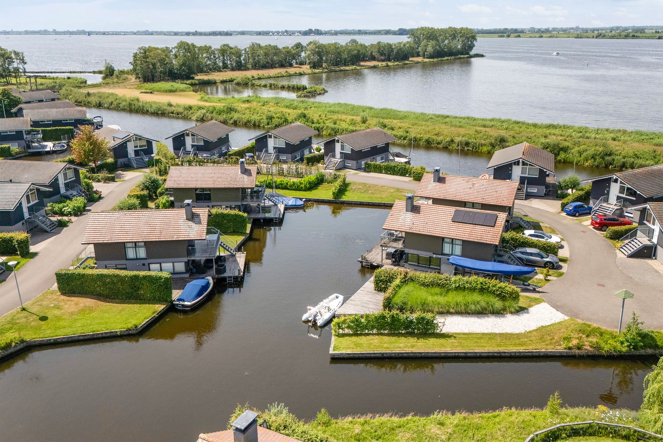 Foto 51 van Jongebuorren 46