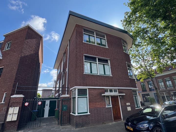 Photo 2 of Dr. van Mierlostraat 37-C