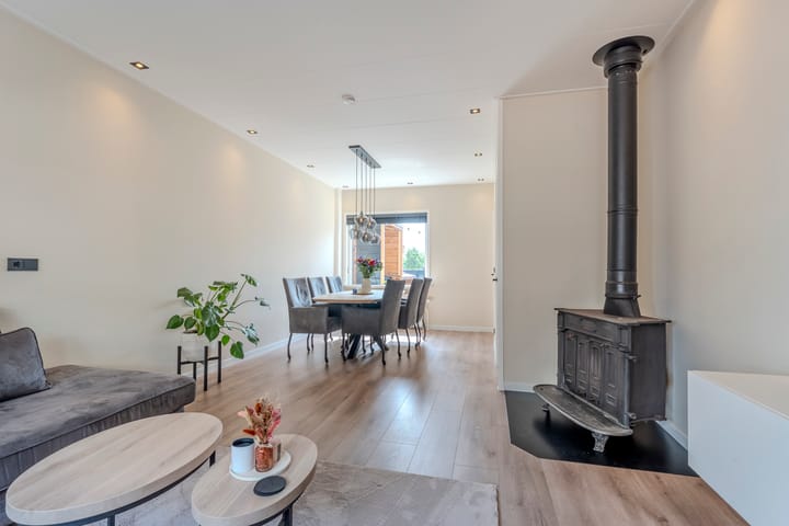 Foto 2 van Emmakade 66