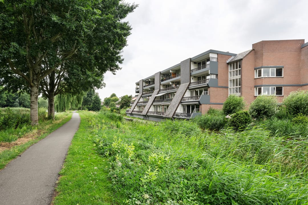 Foto 1 van Louvre 170