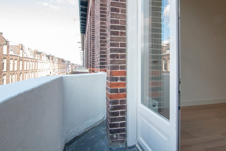 Foto 26 van Valeriusstraat 239-3