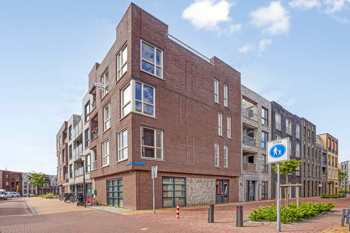 Foto 2 van Pleinbuurt 14