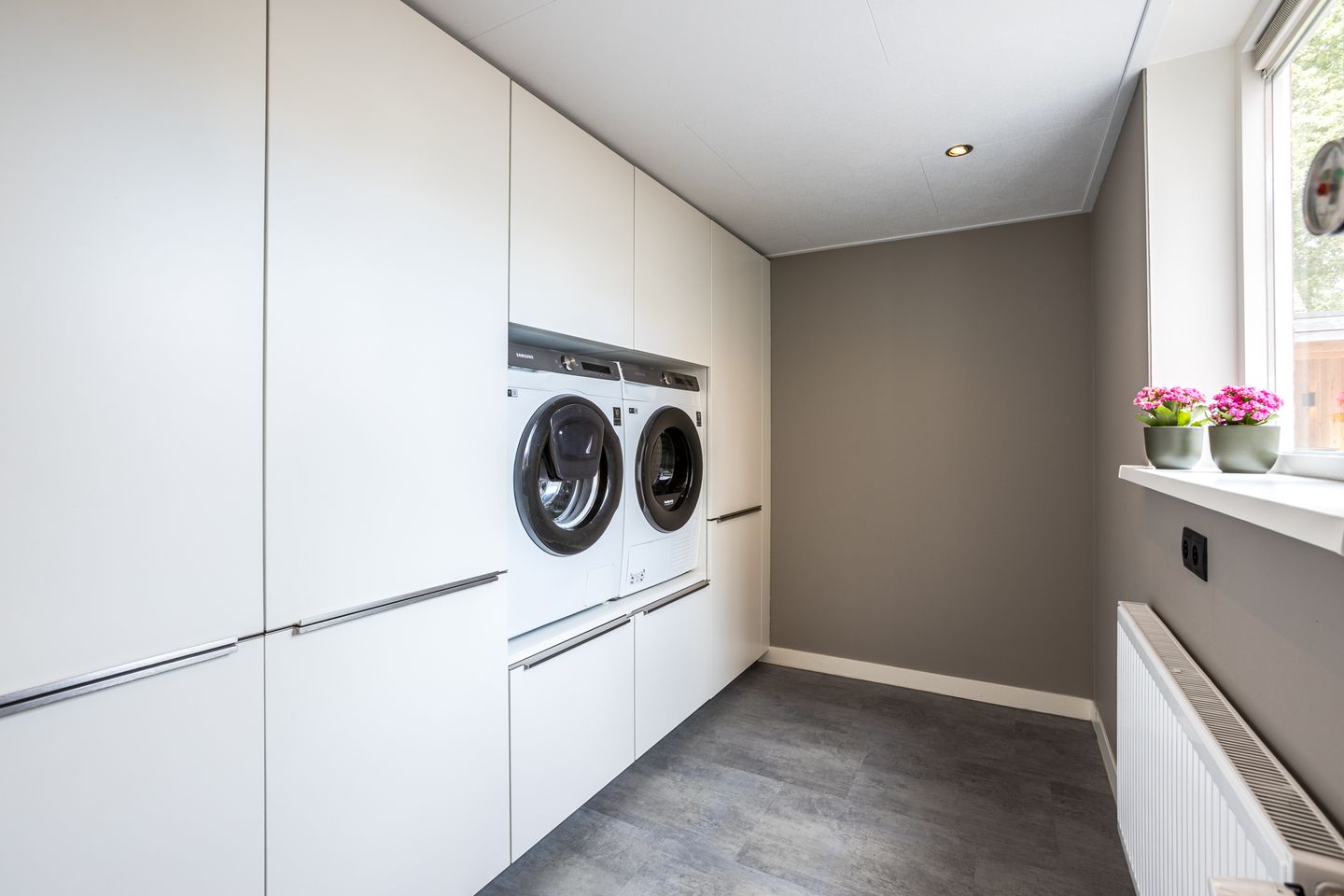 Photo 19 of Schuttevaer 93