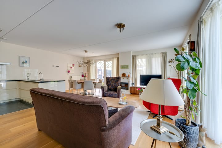 Photo 5 of Julianalaan 2-A