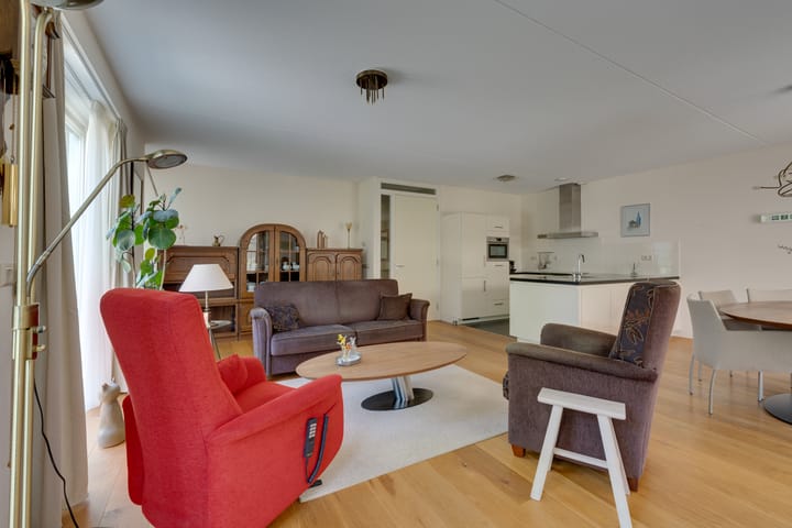 Photo 9 of Julianalaan 2-A