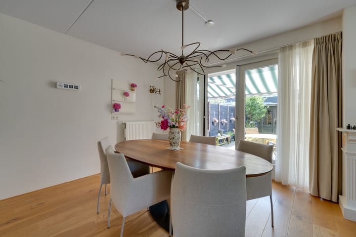 Photo 11 of Julianalaan 2-A