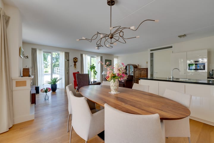 Photo 13 of Julianalaan 2-A