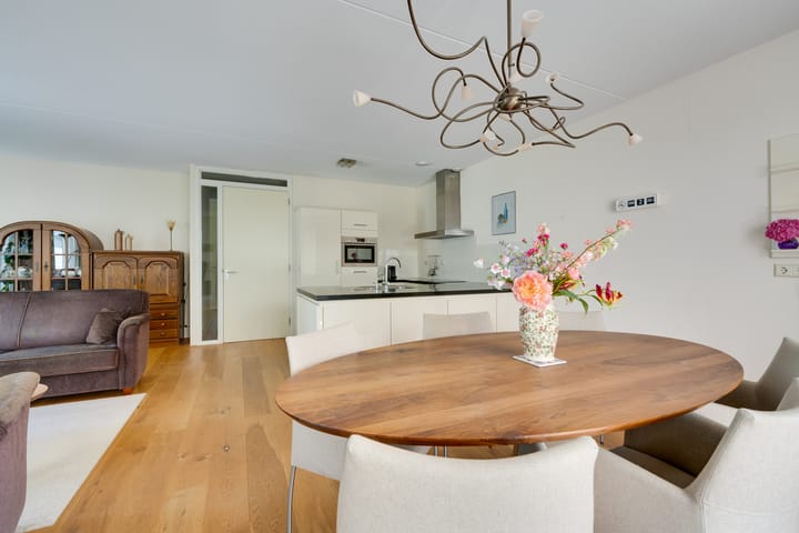 Photo 14 of Julianalaan 2-A