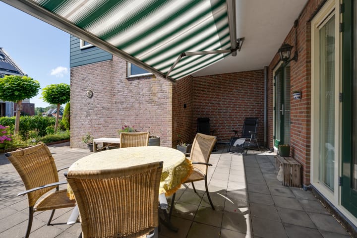 Photo 23 of Julianalaan 2-A