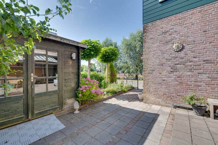 Photo 29 of Julianalaan 2-A