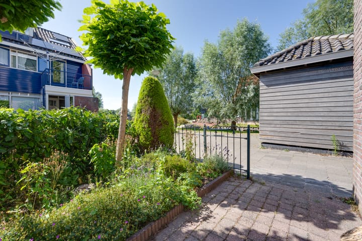 Photo 30 of Julianalaan 2-A