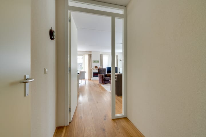 Photo 32 of Julianalaan 2-A