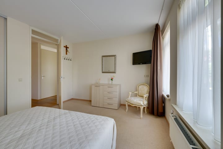 Photo 37 of Julianalaan 2-A