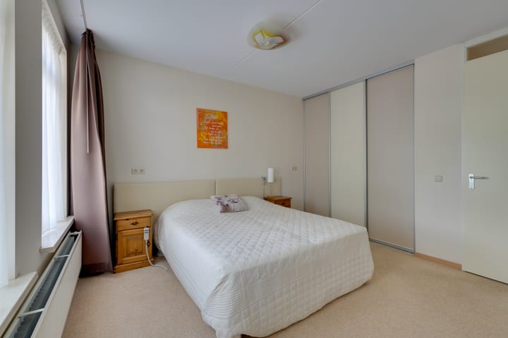 Photo 38 of Julianalaan 2-A