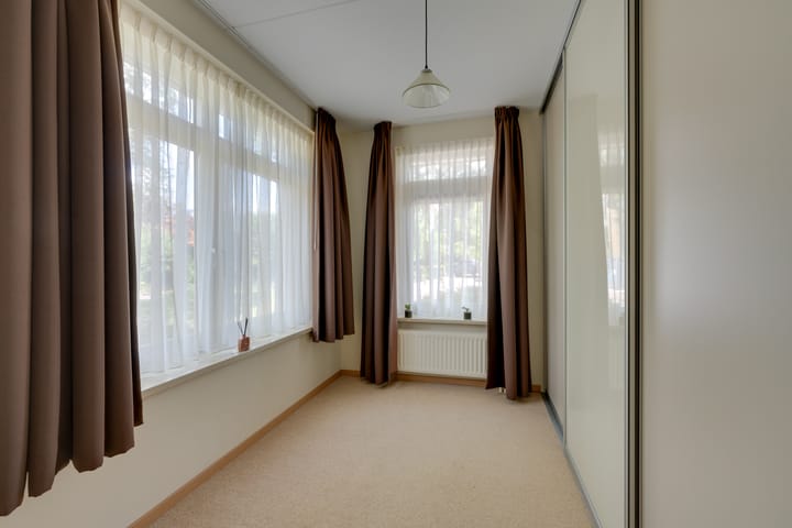 Photo 44 of Julianalaan 2-A