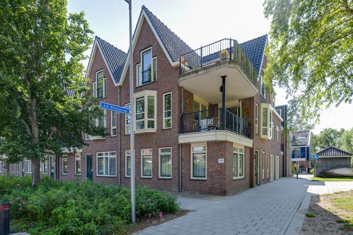 Photo 45 of Julianalaan 2-A