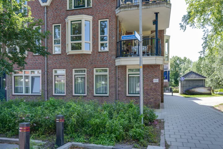 Photo 48 of Julianalaan 2-A