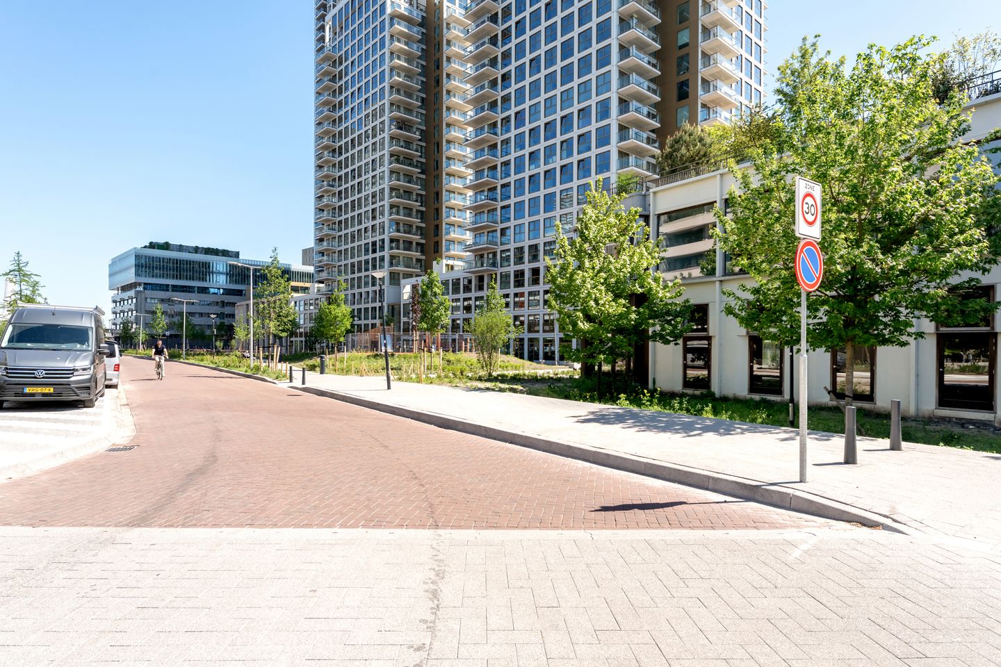Bekijk foto 3 van Van Vollenhovenstraat 36