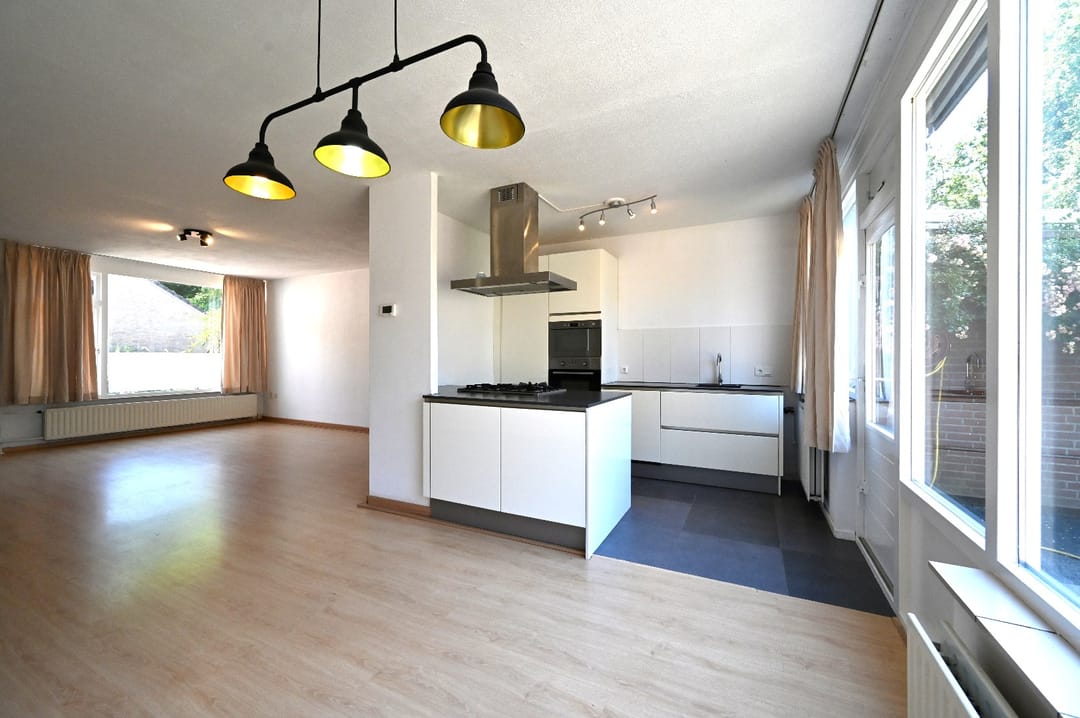 Photo 13 of Hubertusstraat 3