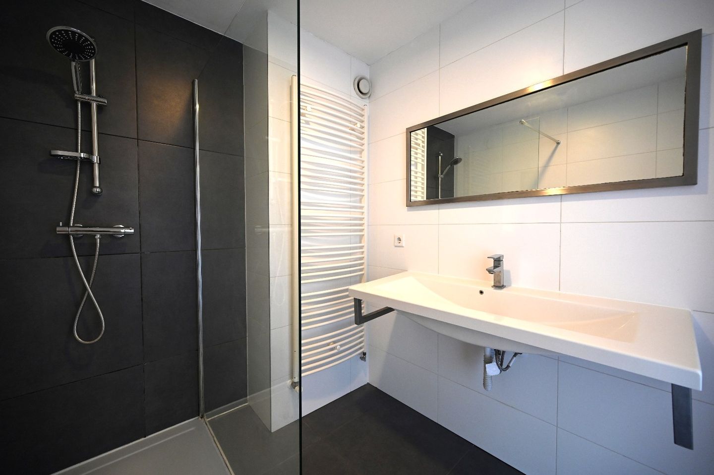 Photo 29 of Hubertusstraat 3