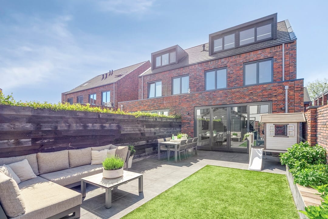 Foto 2 van Voorlader 1